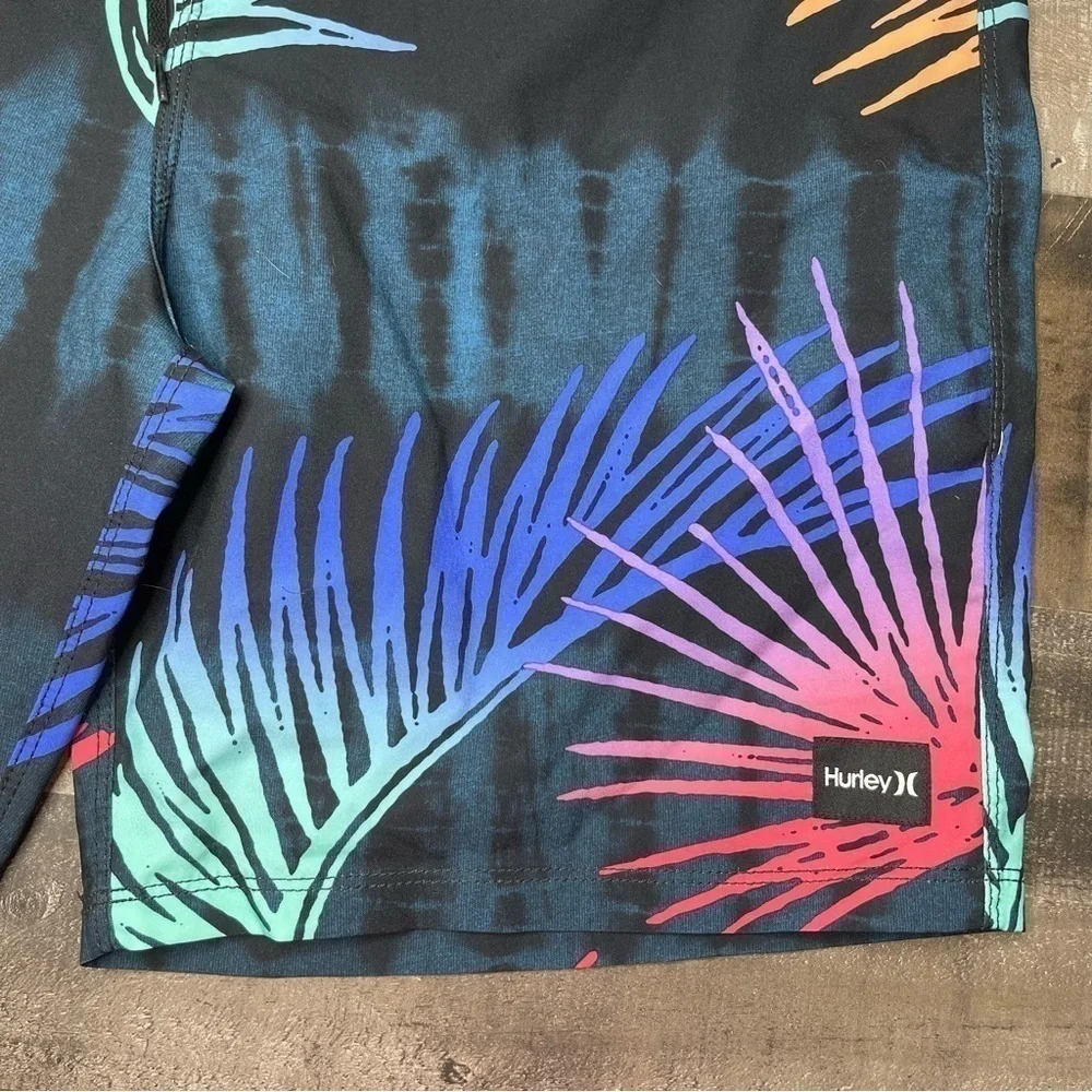 Hurley Men’s Bird Rock 17” Volley Board Shorts size 34